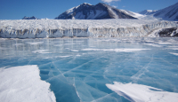 Lake Fryxell. Photo by Joe Mastroianni, courtesy of the NSF/USAP Photo Library.